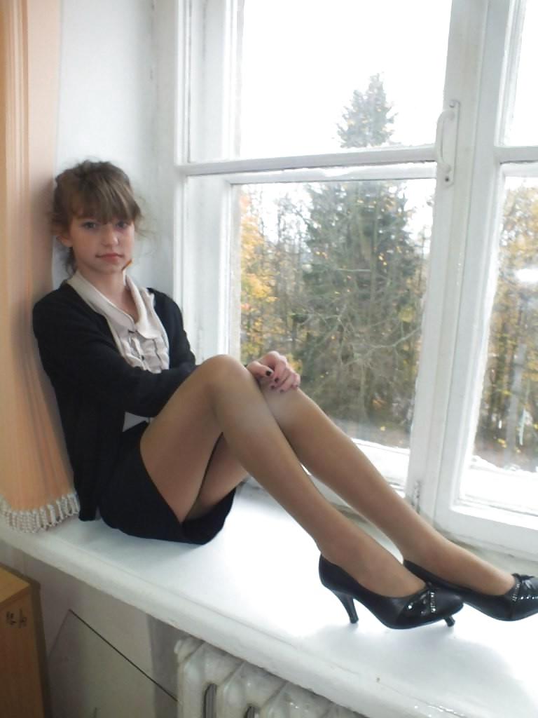 16P Sweet pantyhose girls 