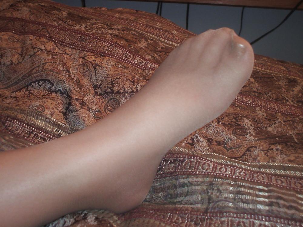 14P Pantyhose Wife in tan pantyhose & pink panties