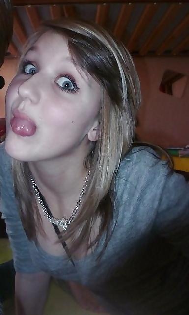 25P Justine 19 ans Blondasse a salir