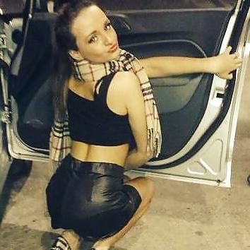 25P Cute Gypsy Girl With A Great Body