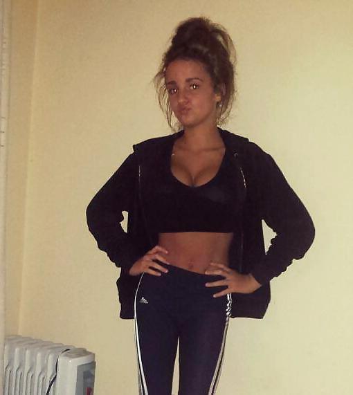 25P Cute Gypsy Girl With A Great Body