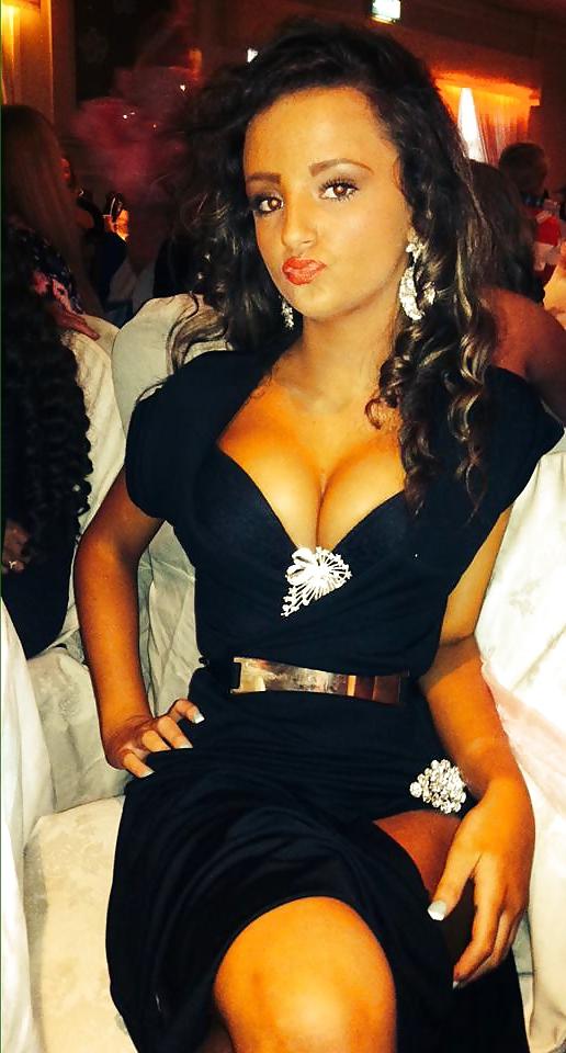 25P Cute Gypsy Girl With A Great Body