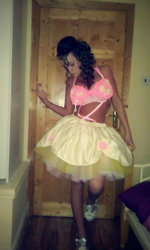 25P Cute Gypsy Girl With A Great Body