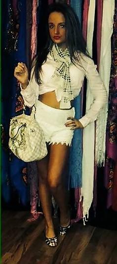 25P Cute Gypsy Girl With A Great Body