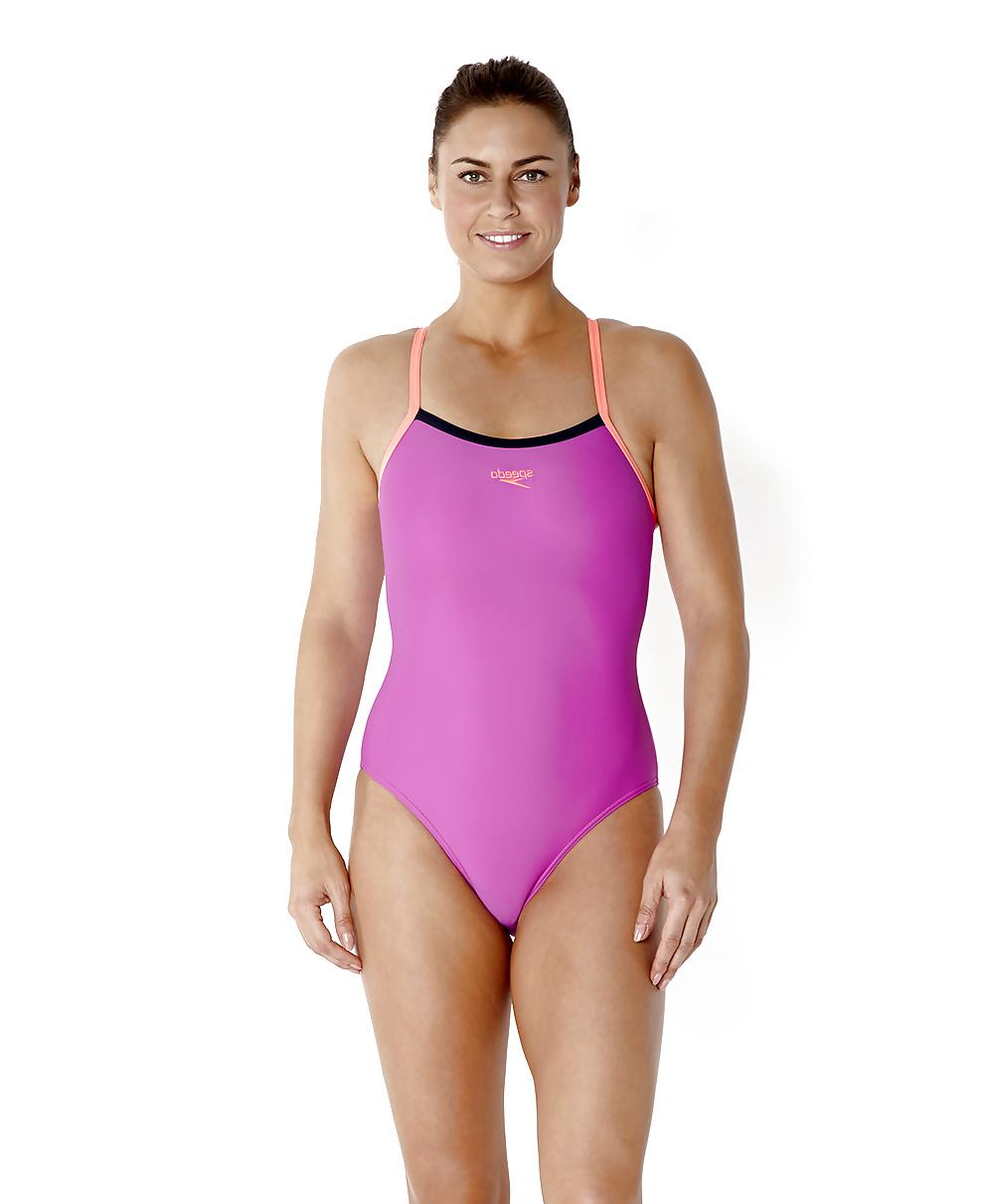 10P Models in swimwear
