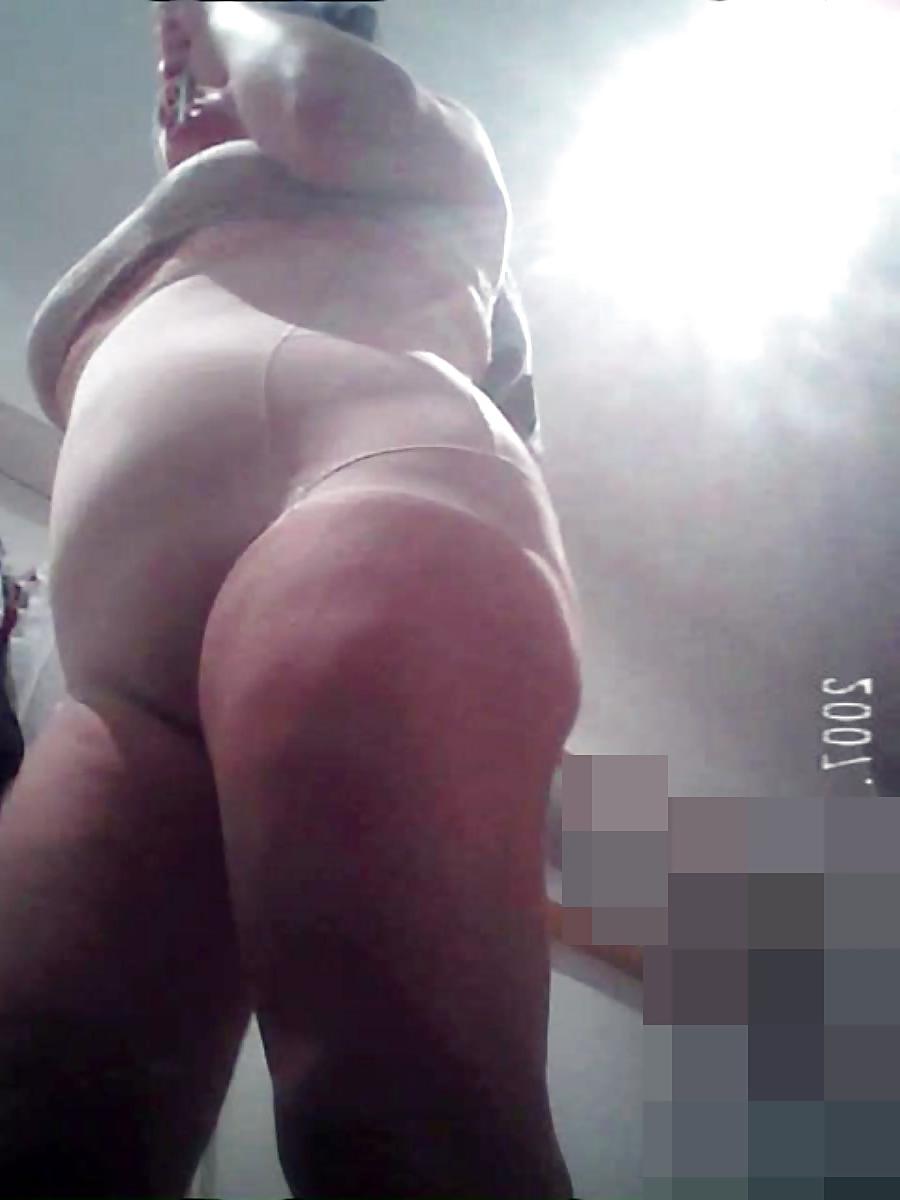 25P My hot wife dressing for party 2