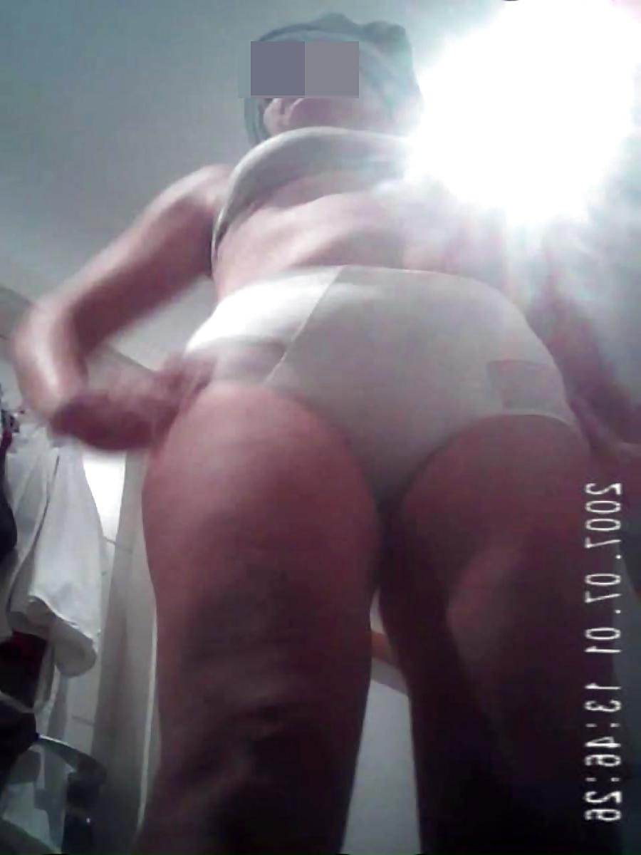 25P My hot wife dressing for party 2