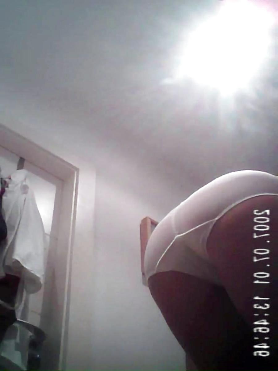 25P My hot wife dressing for party 2