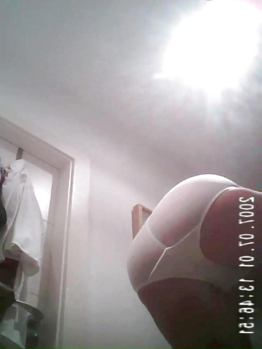 25P My hot wife dressing for party 2