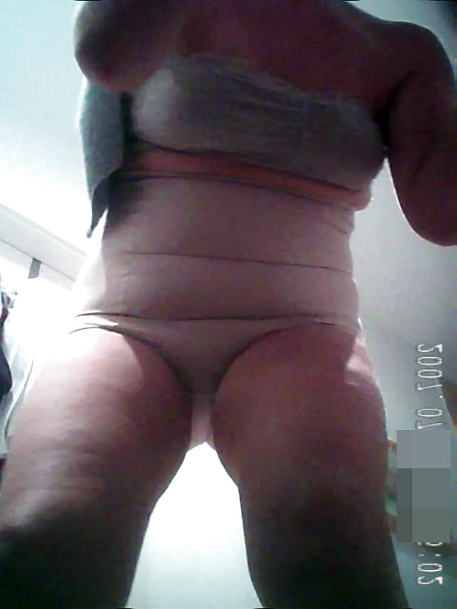 25P My hot wife dressing for party 2