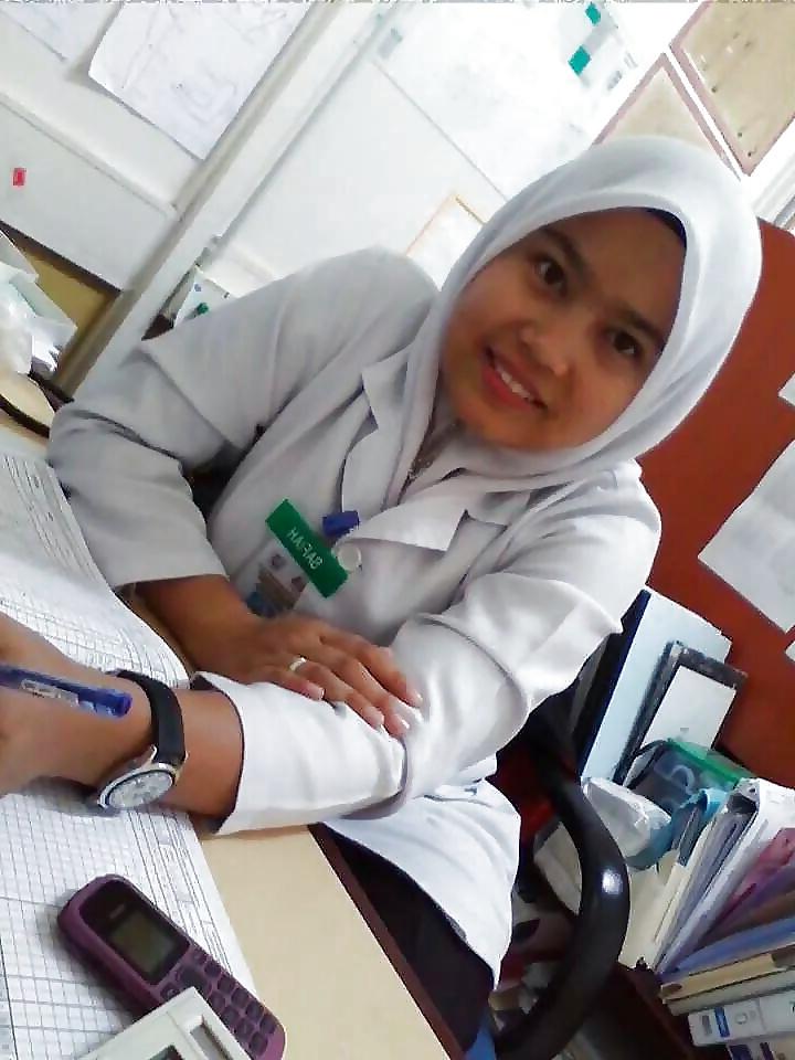6P Malay- awek tudung kerja gomen