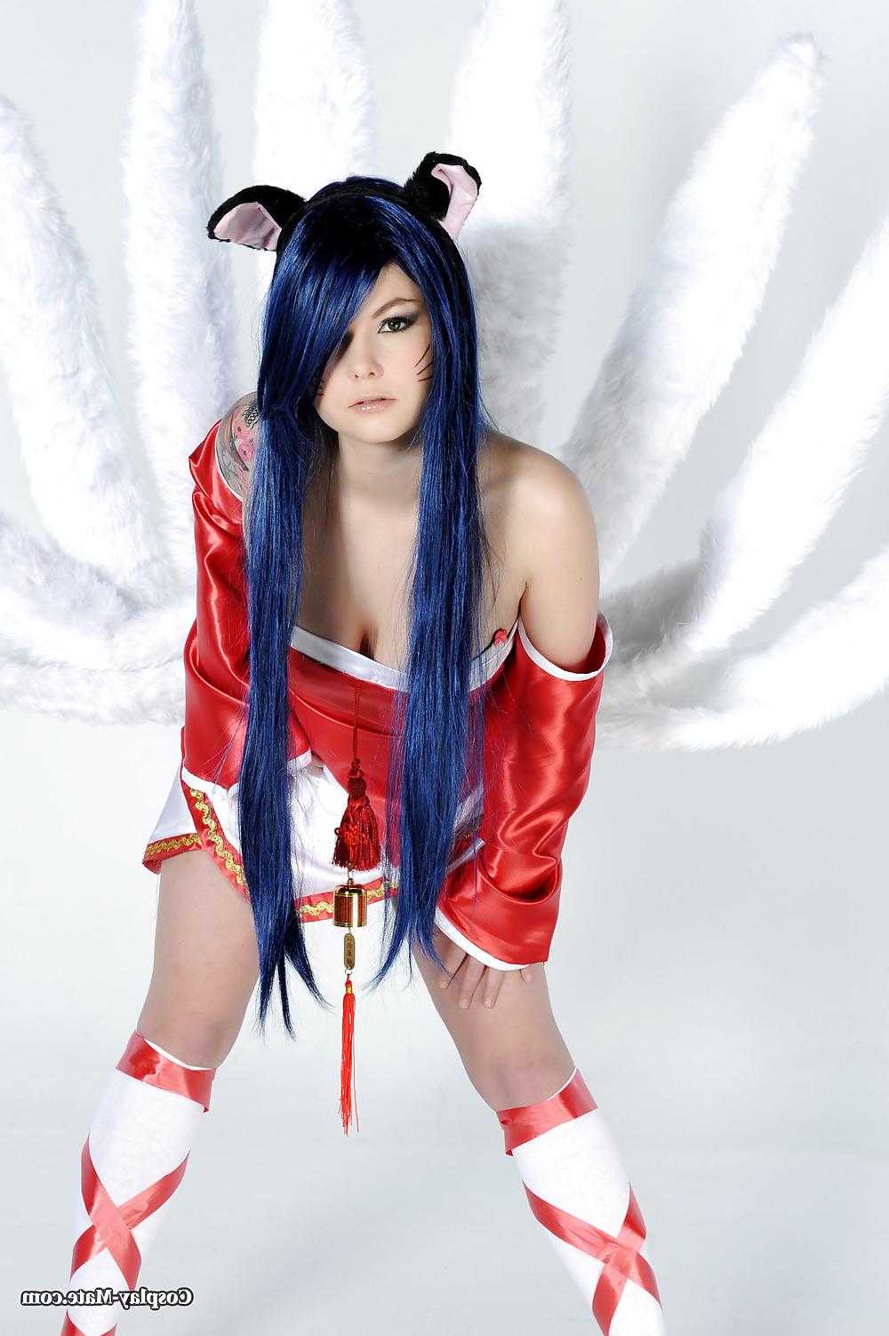 25P Cosplay (nude, lesbian and erotic)