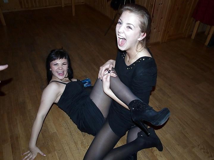 25P Partygirls in Pantyhose