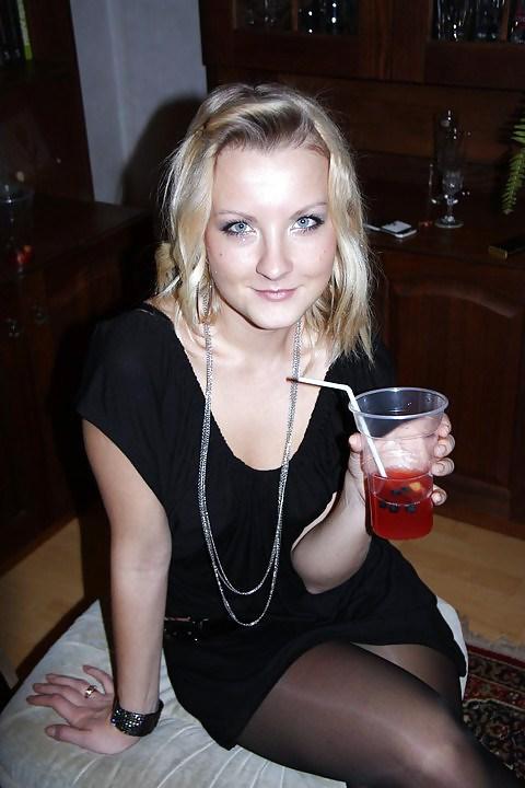 25P Partygirls in Pantyhose