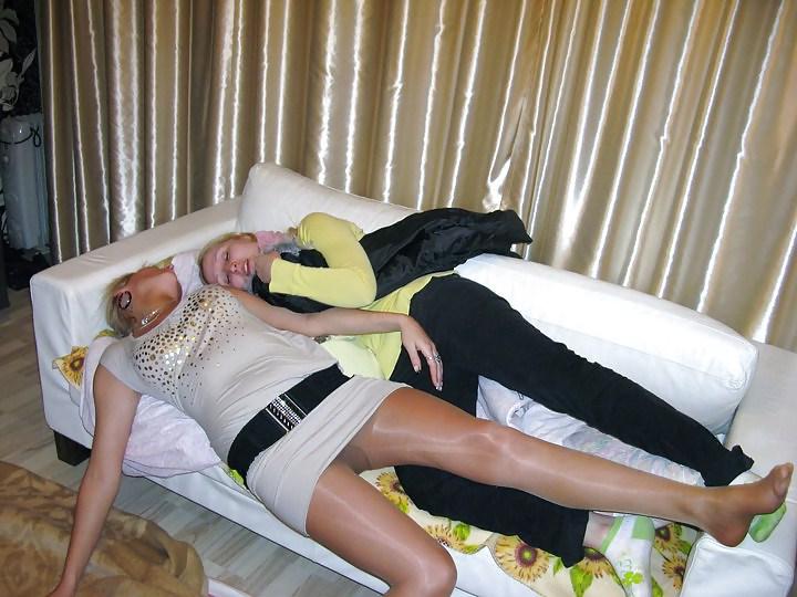 25P Partygirls in Pantyhose