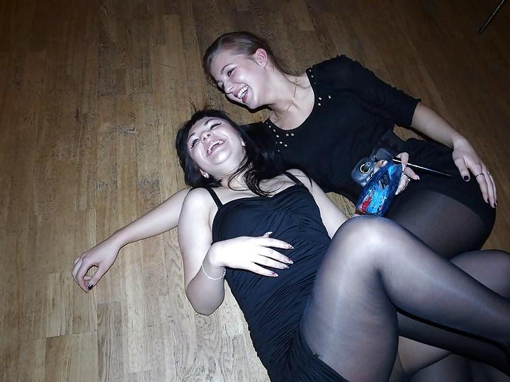 25P Partygirls in Pantyhose