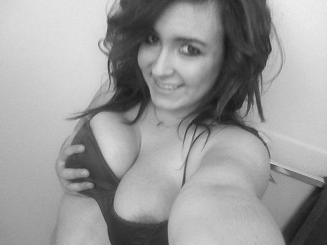 25P Lusty & Busty Teen Self Shots 100