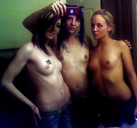 25P Lusty & Busty Teen Self Shots 100