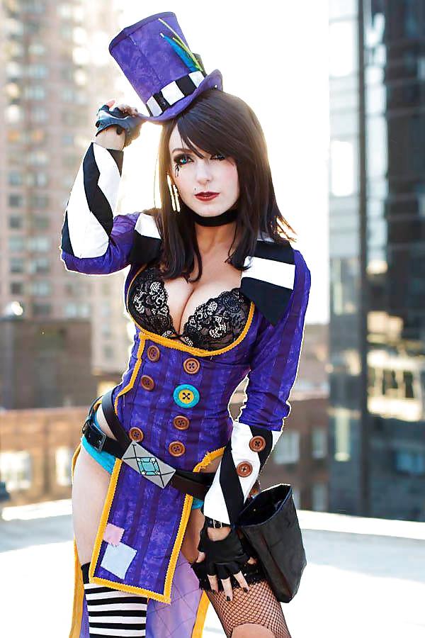 16P Sexy Hottest Cosplay