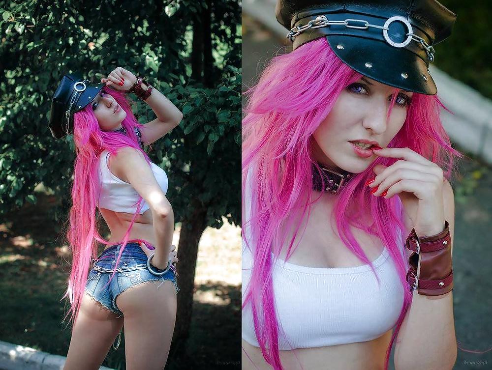 16P Sexy Hottest Cosplay
