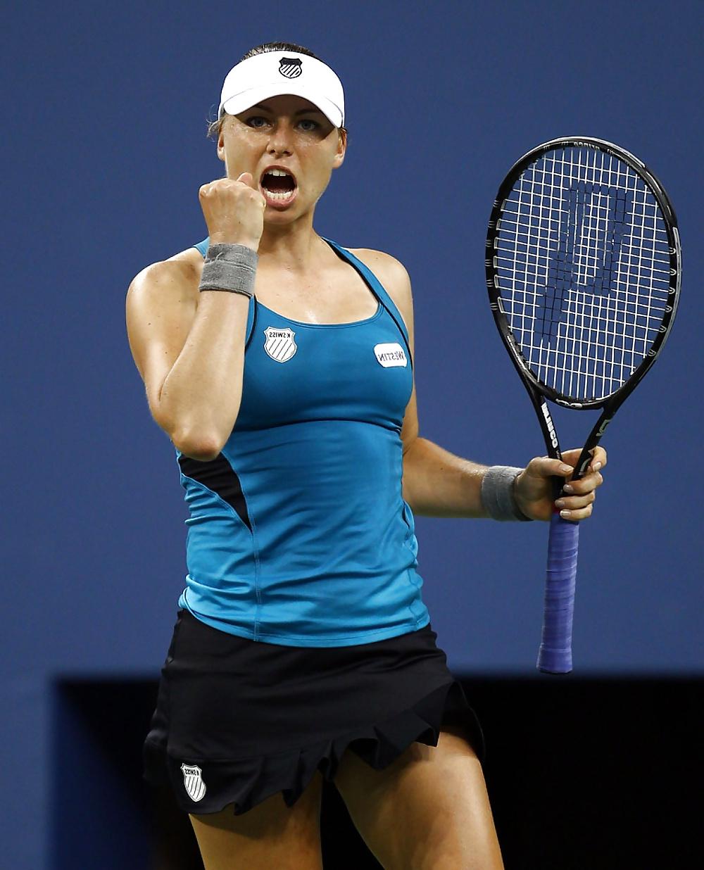 25P Vera Zvonareva pussy boobs butt and big blue eyes (pt. 1)