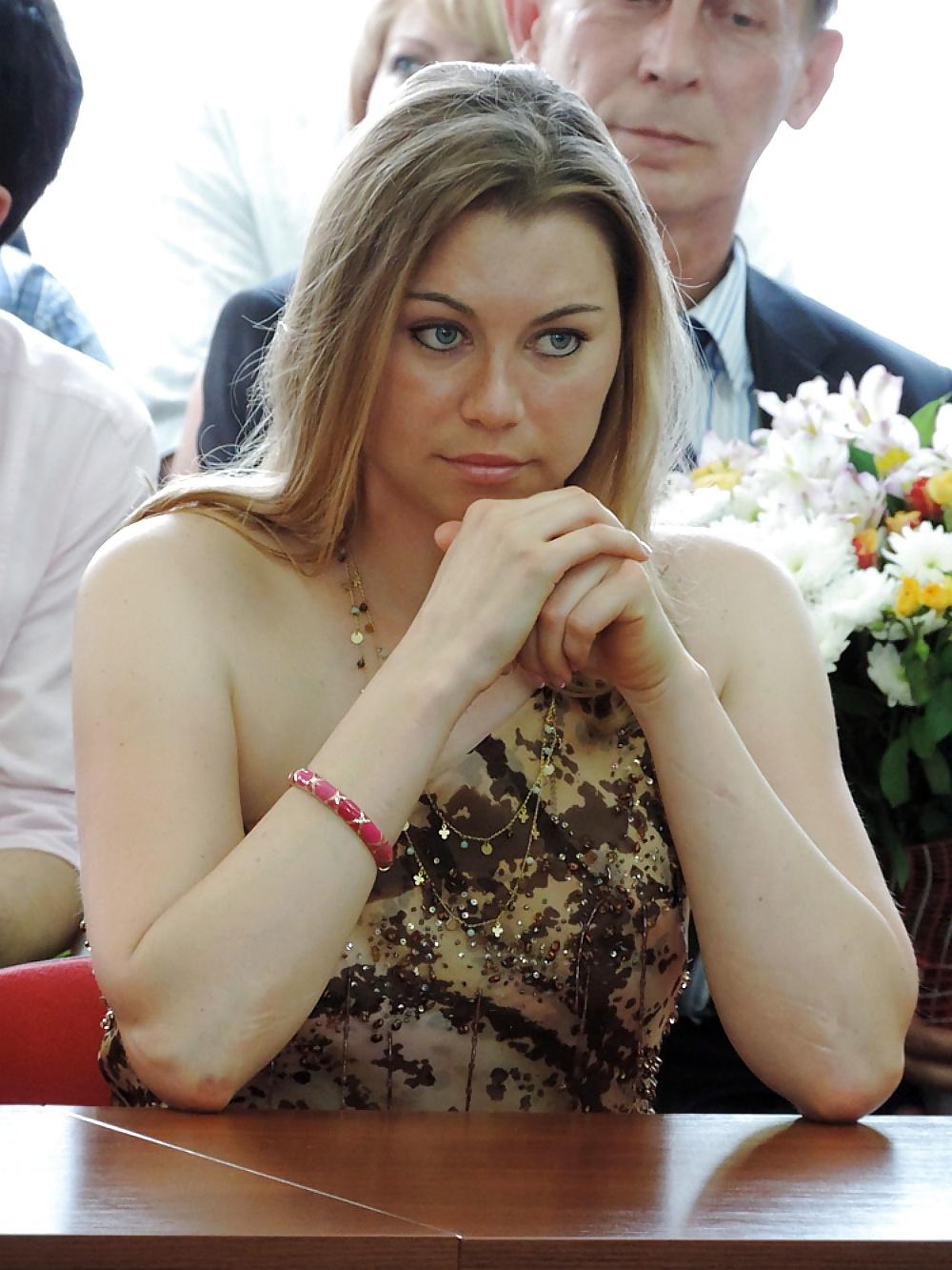 25P Vera Zvonareva pussy boobs butt and big blue eyes (pt. 1)