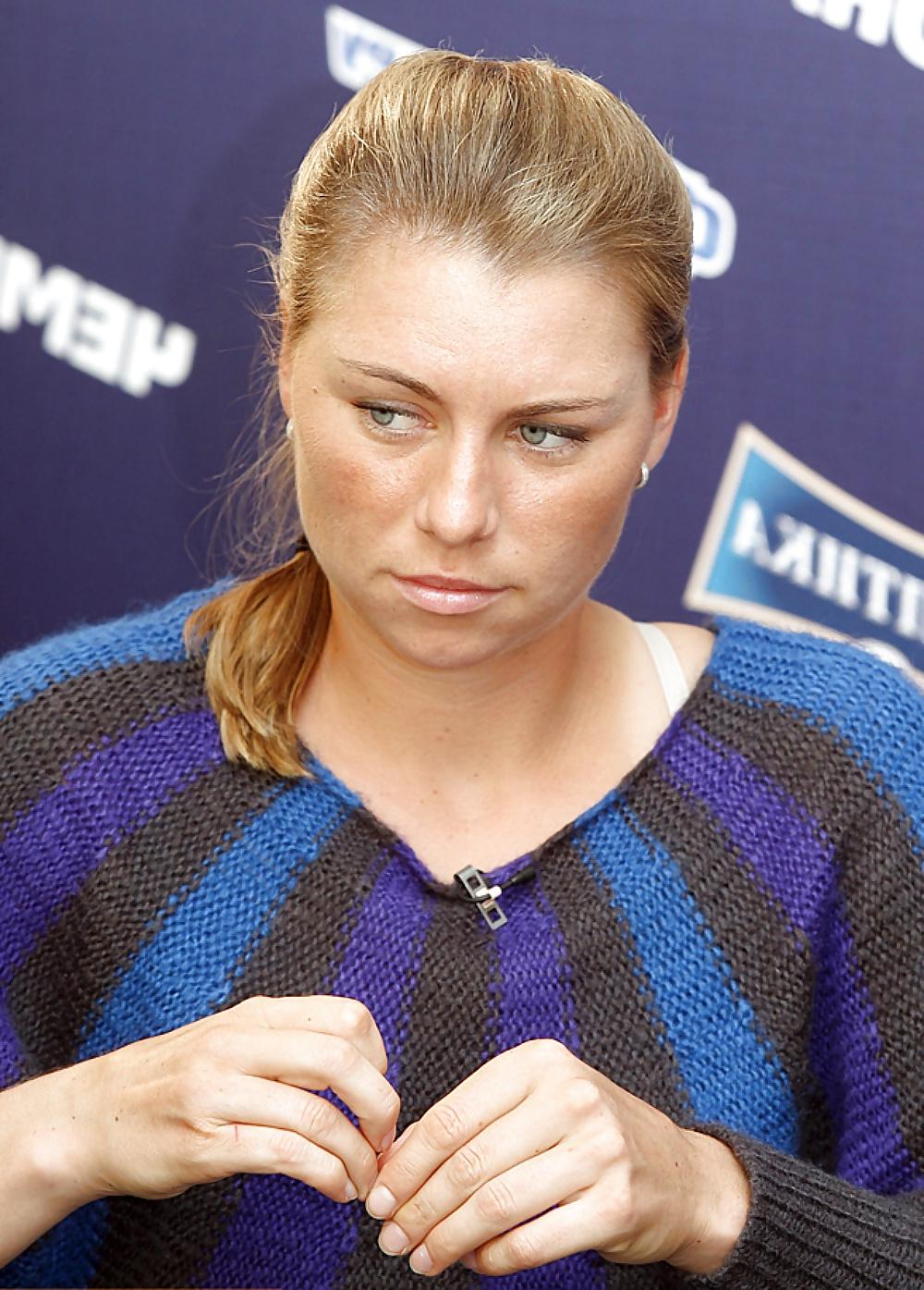 25P Vera Zvonareva pussy boobs butt and big blue eyes (pt. 1)
