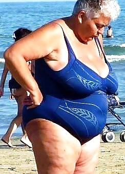 25P Swimsuit grannies