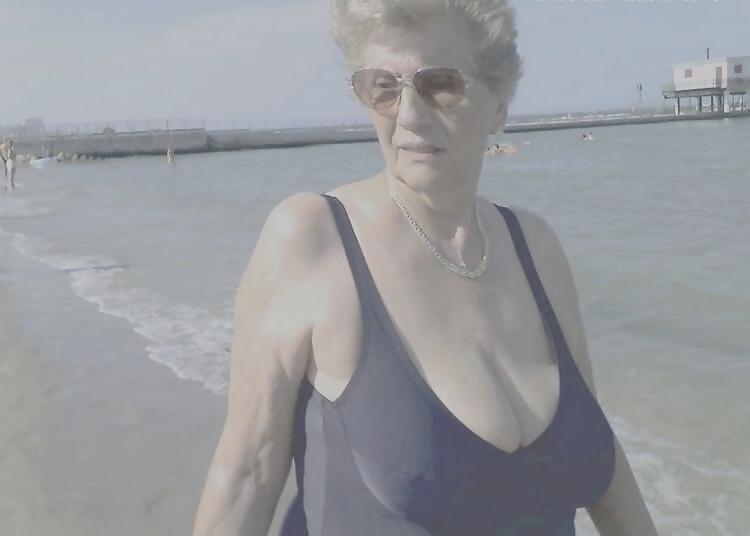 25P Swimsuit grannies