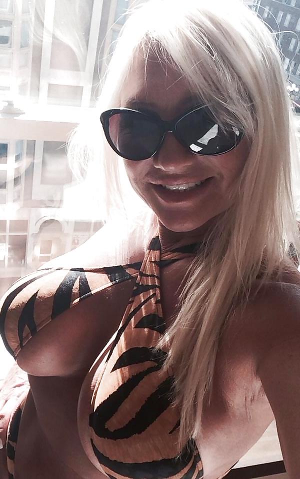 25P Linda Hogan - thick, busty MILF