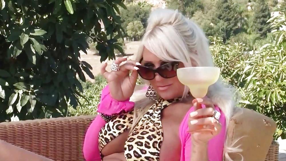 25P Linda Hogan - thick, busty MILF