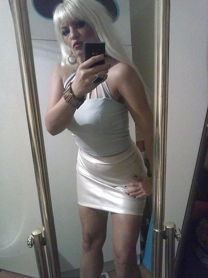 25P Serbian Milf
