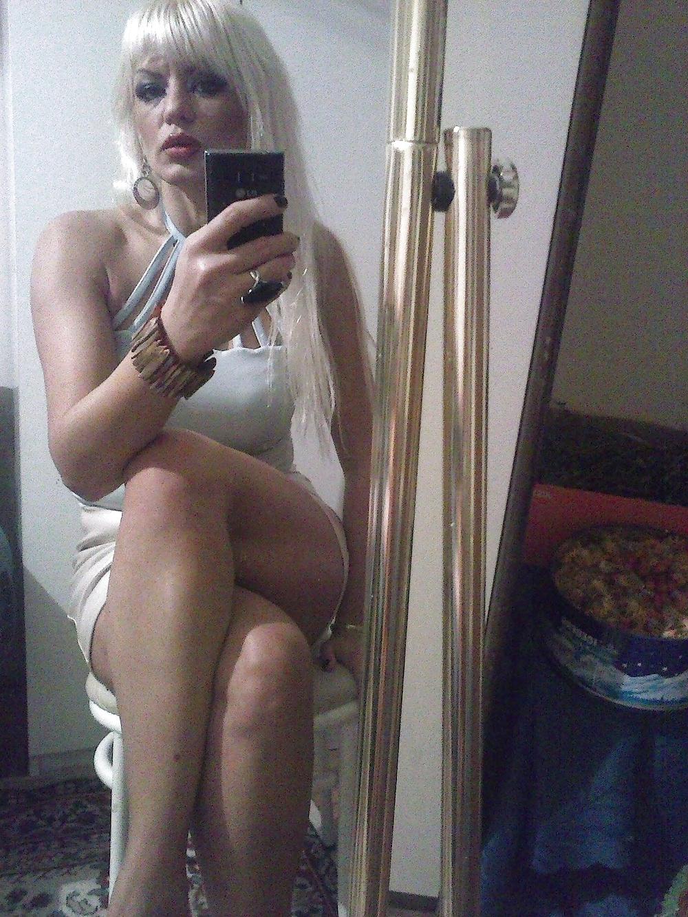 25P Serbian Milf