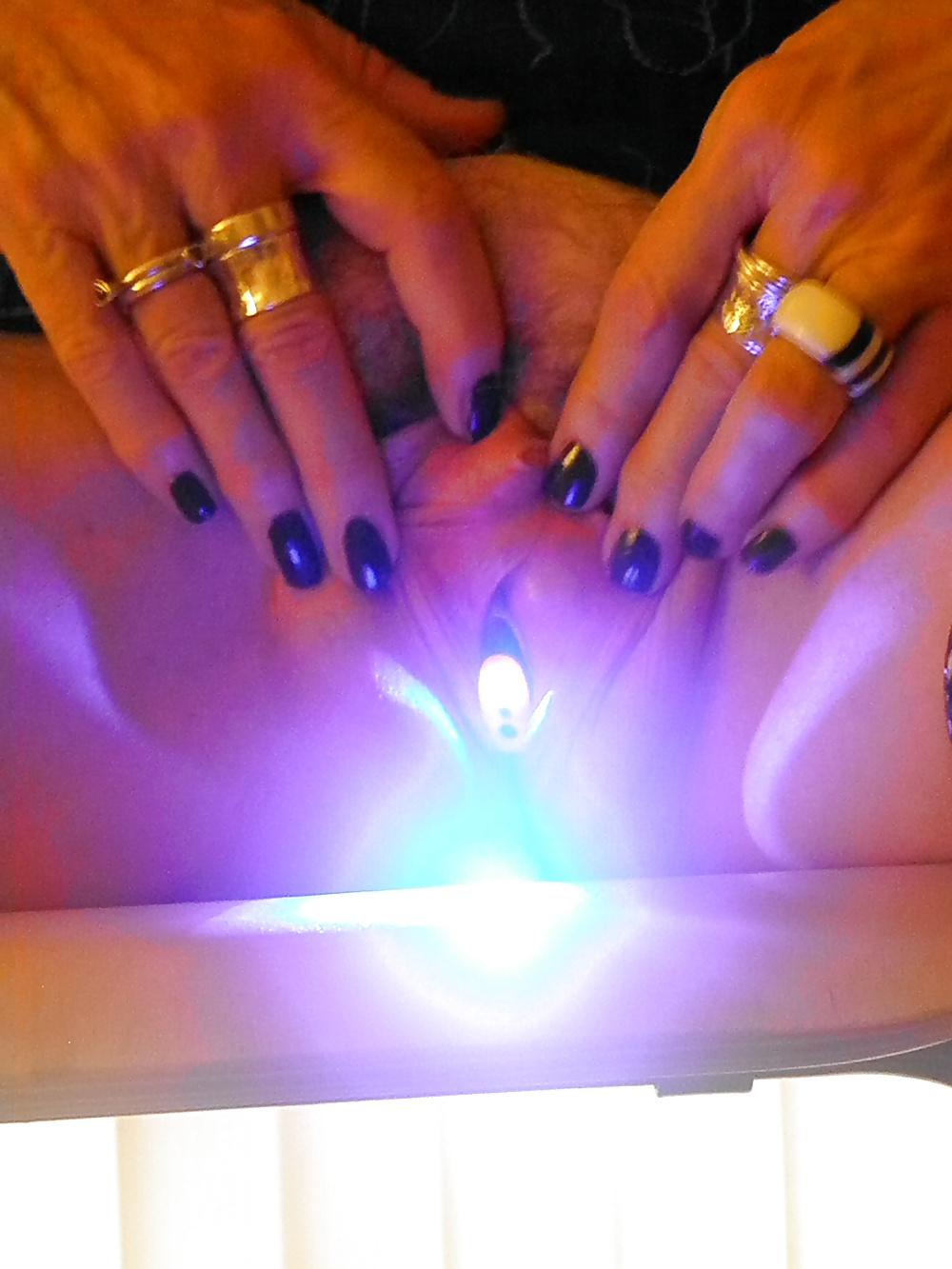 7P Aine ,,YES that is a blue light in my pussy lol