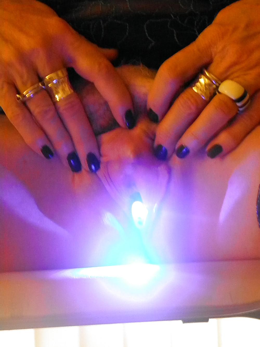 7P Aine ,,YES that is a blue light in my pussy lol