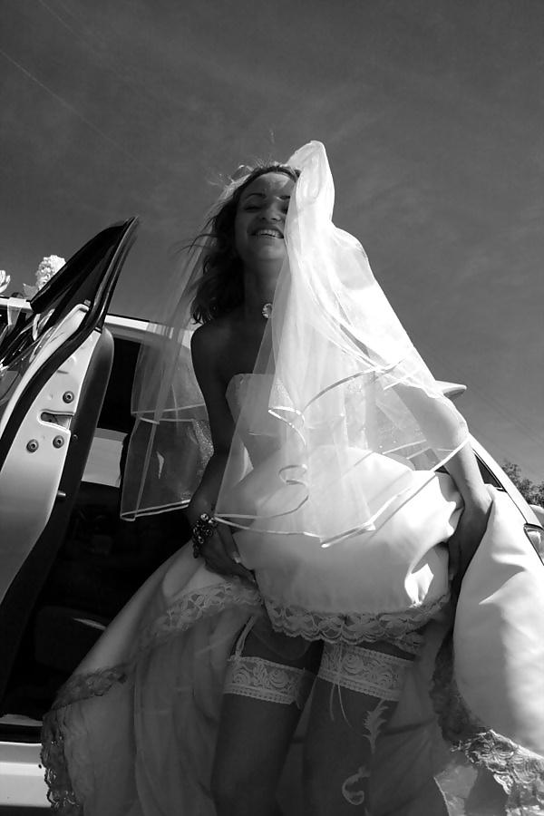 25P Under The Wedding Dress