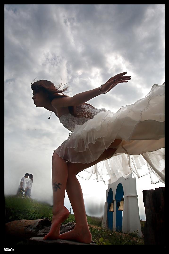 25P Under The Wedding Dress