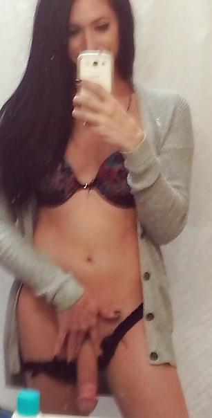 25P Sensual Shemales 8