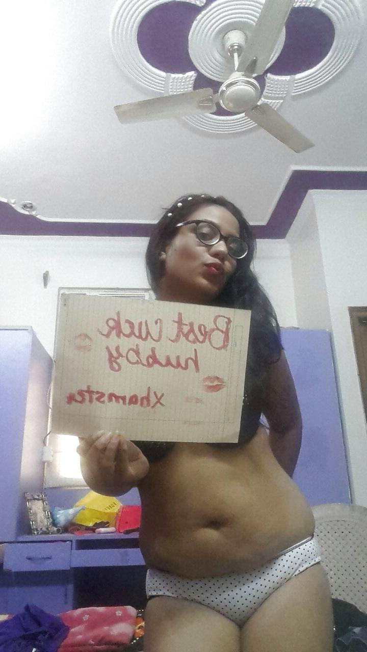 7P Wanna be Pornstar Simmy-K selfshots for dirty comments :) 
