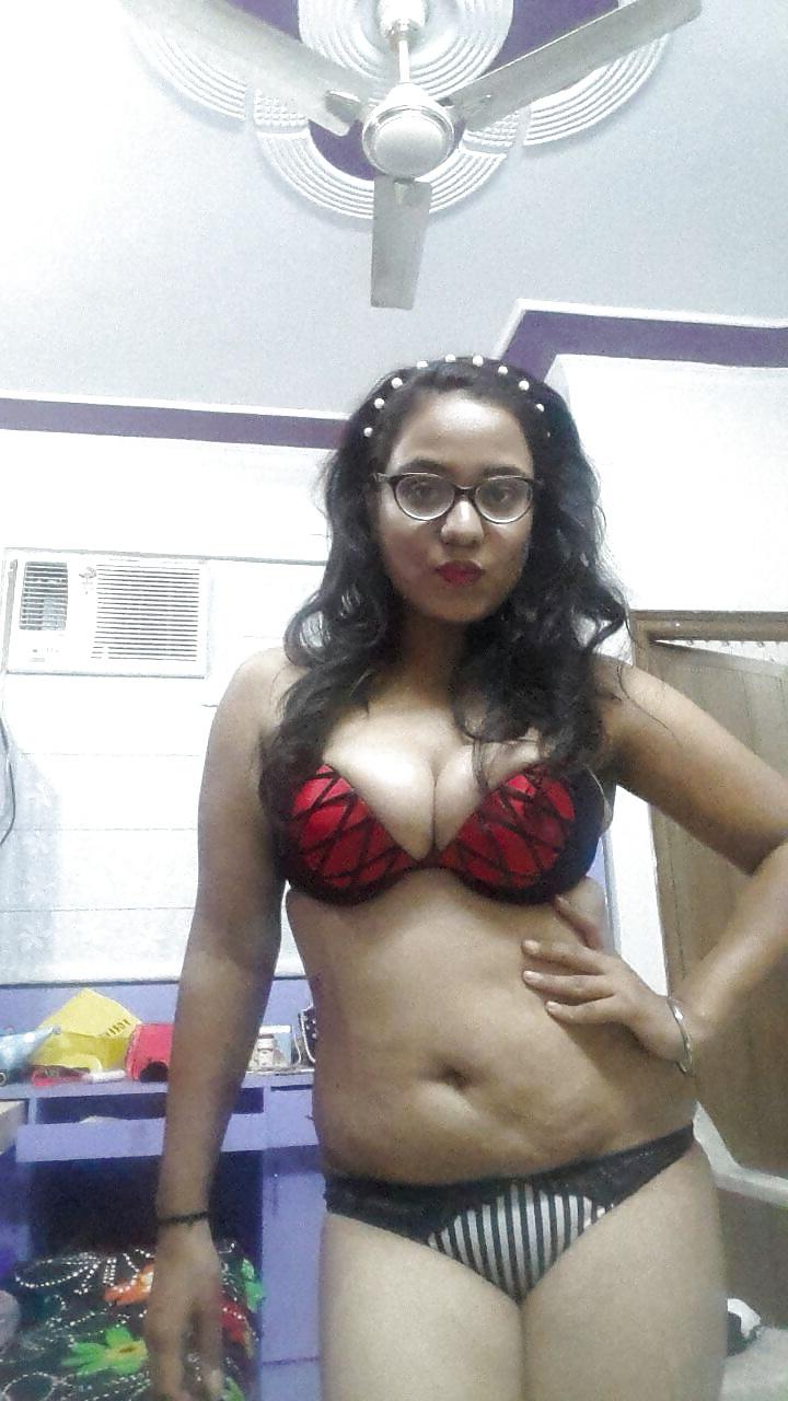 7P Wanna be Pornstar Simmy-K selfshots for dirty comments :) 
