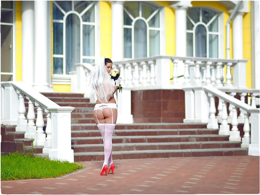 25P Sensual Females