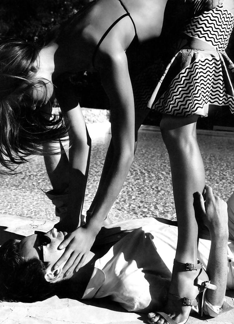 25P Sensual Females