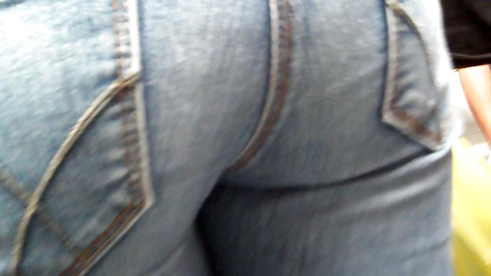 25P Butts ass & rear ends in tight blue jeans