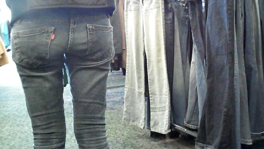 25P Butts ass & rear ends in tight blue jeans