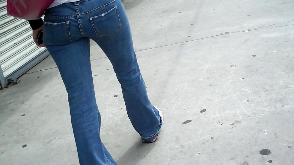 25P Butts ass & rear ends in tight blue jeans