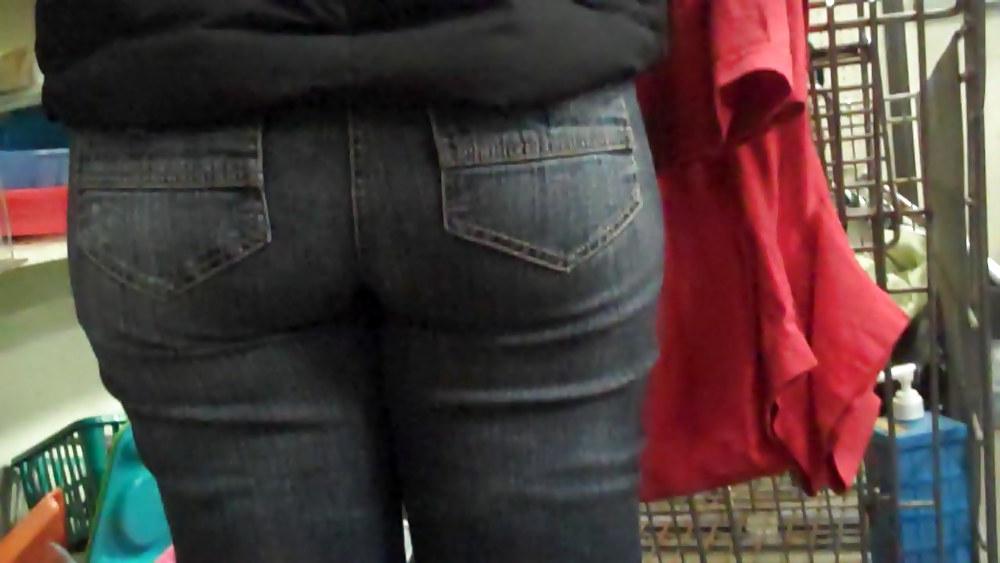 25P Butts ass & rear ends in tight blue jeans