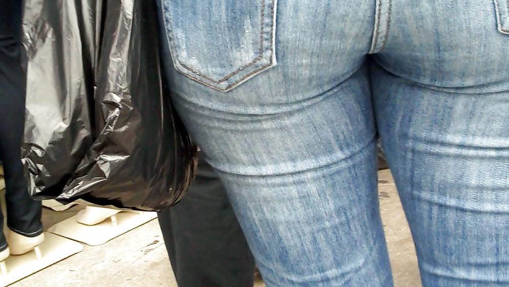 25P Butts ass & rear ends in tight blue jeans