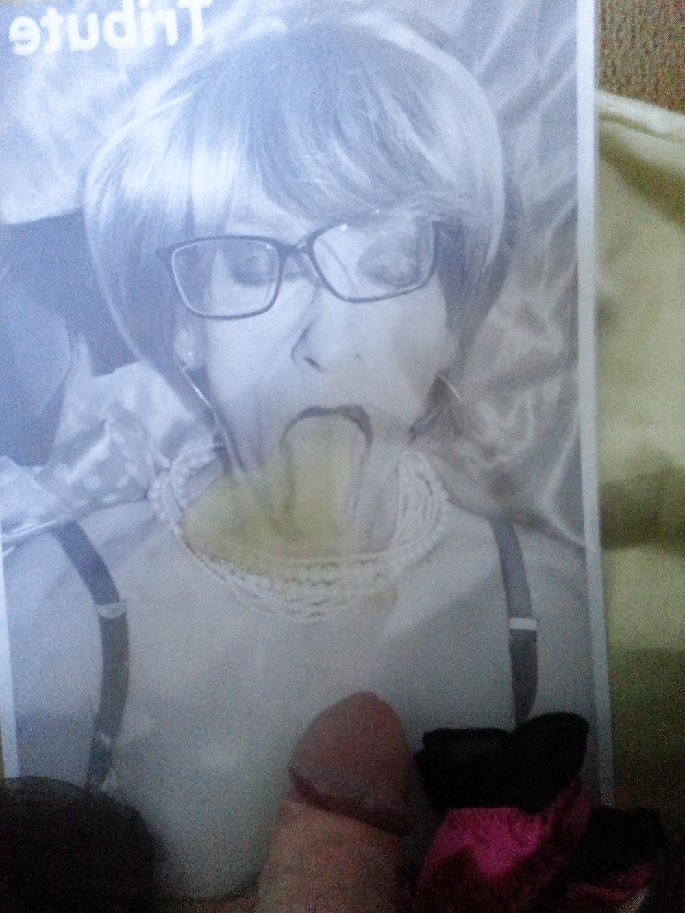 8P A tongue full of cum for Stefanie