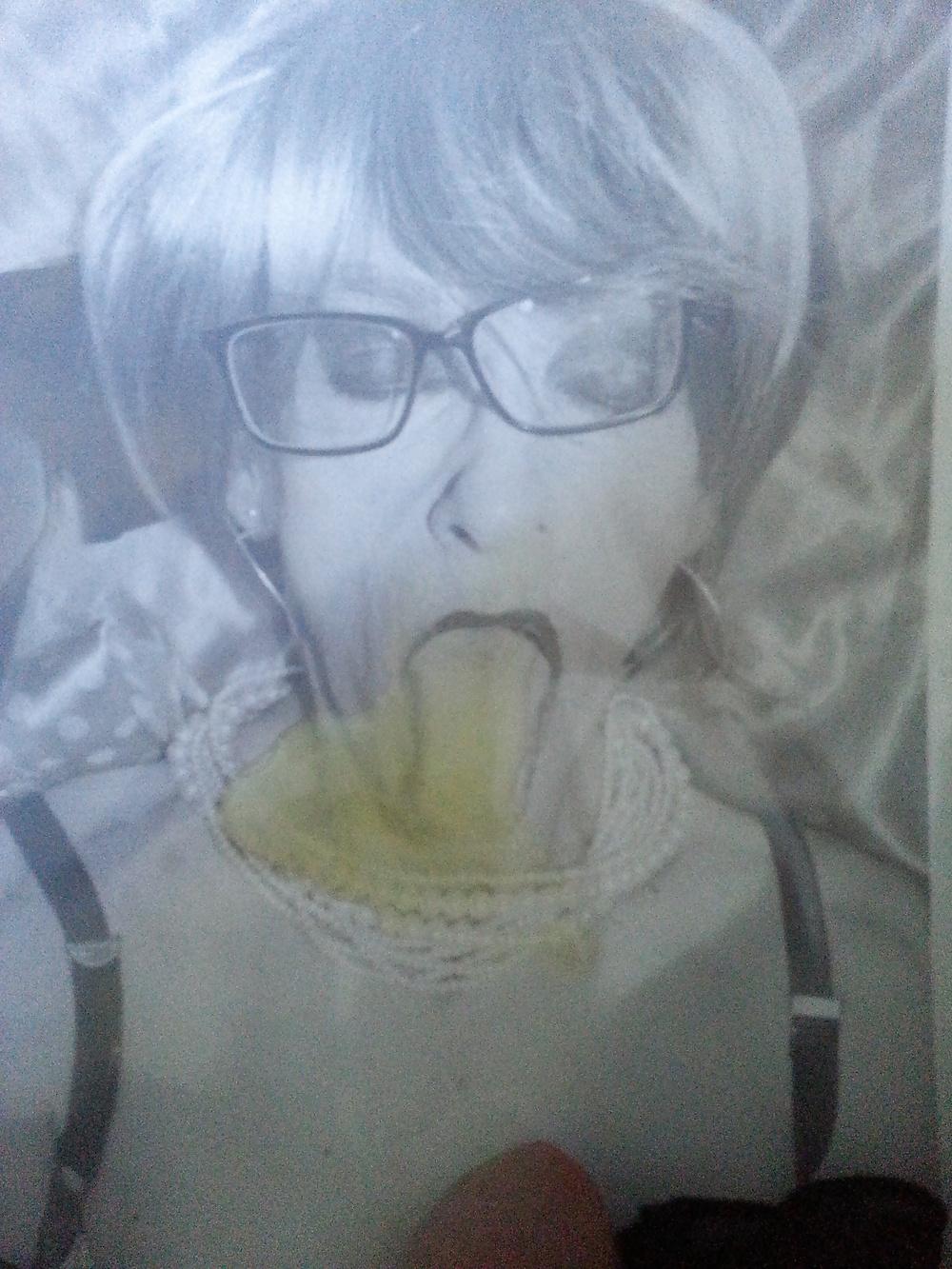 8P A tongue full of cum for Stefanie