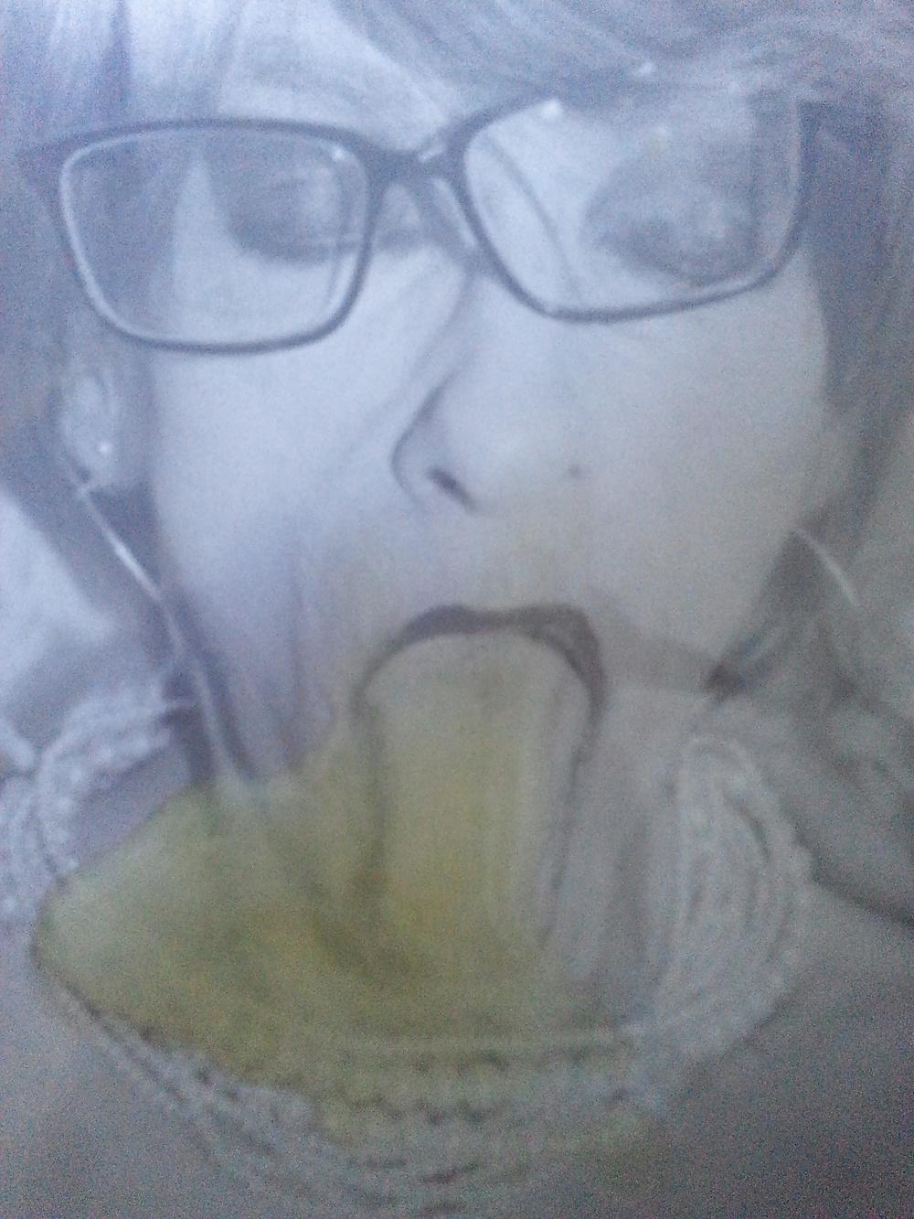 8P A tongue full of cum for Stefanie
